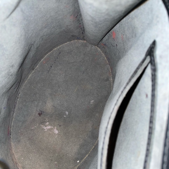 Authentic Louis Vuitton Epi Handbag - Picture 8 of 9